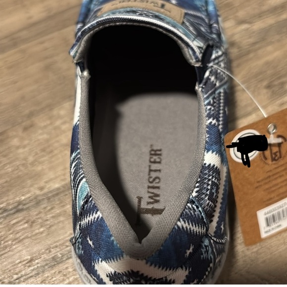 Twister Diego Southwestern,Aztec Blue pattern, canvas upper,EVA outsole,slip on - Picture 7 of 7